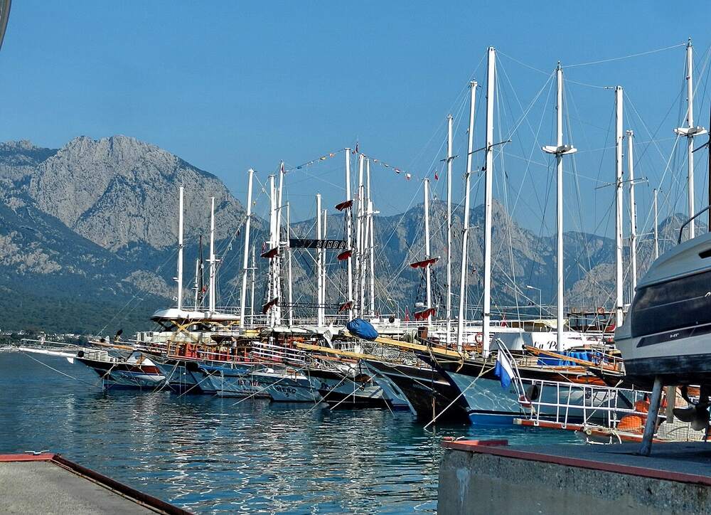 Kemer bays by boat — Kemer Marina - panoramio (1)